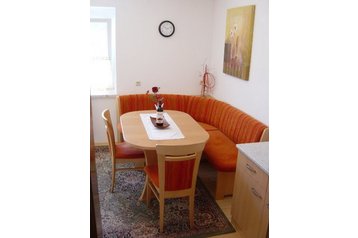 Austria Privát Feldkirchen in Kärnten, Zewnątrz